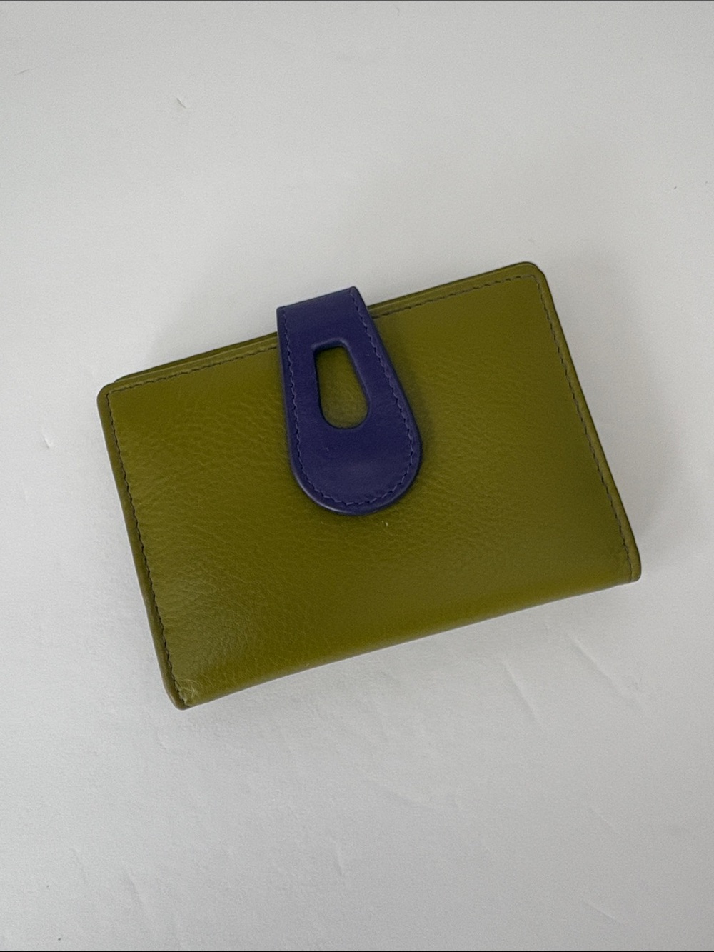 Leather RFID Secure Close SnapTab Clutch Organizer Wallet Moss Green Purple NWOT